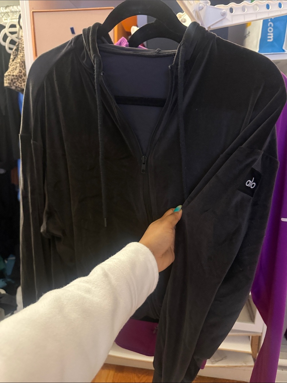 ALO Yoga Black Full-Zip Hoodie Sweater